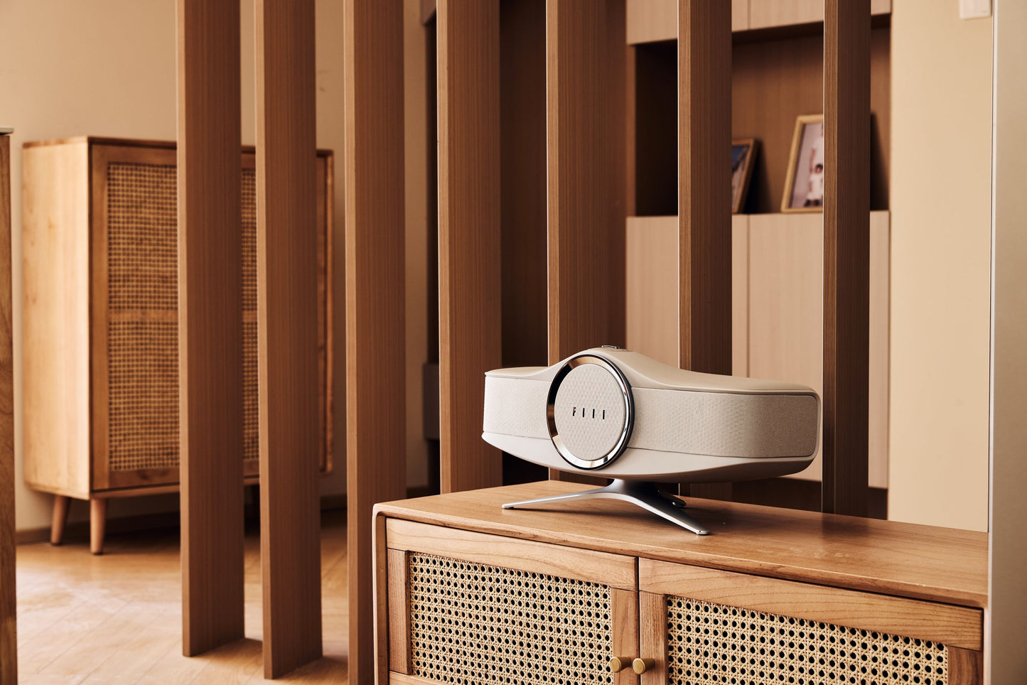 FIIL Aviator TRUE-LOSSLESS HIFI SPEAKER Proprietary True-Lossless Audio Codec All-Digital Processing for 5 Driver Channels & 3 Independent Cavities THX/Hi-Res/Hi-Res Wireless Certified